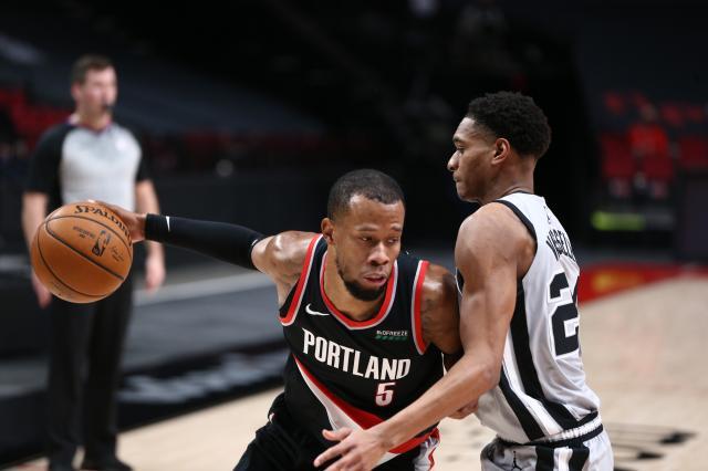 乐鱼体育官网-CJ至少缺席4周 胡德能否成为利拉德的最佳搭档？